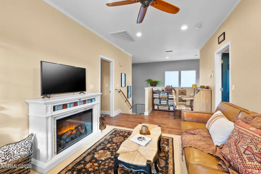 958 Marble Hills, Sparks, Nevada 89436, 2 Bedrooms Bedrooms, ,3 BathroomsBathrooms,Residential,Residential,Marble Hills,260000379