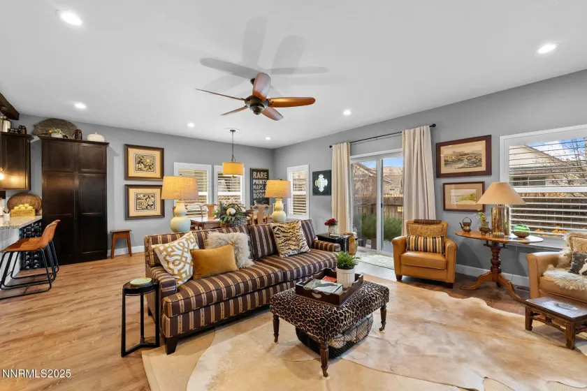 958 Marble Hills, Sparks, Nevada 89436, 2 Bedrooms Bedrooms, ,3 BathroomsBathrooms,Residential,Residential,Marble Hills,260000379