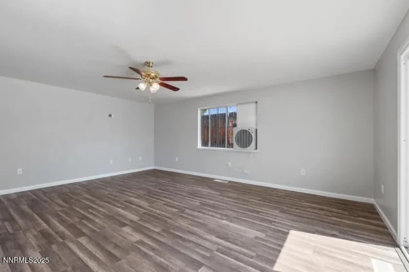 1381 Spooner, Carson City, Nevada 89706, 3 Bedrooms Bedrooms, ,2 BathroomsBathrooms,Residential,Residential,Spooner,250053128