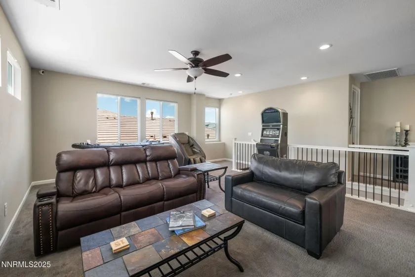 3031 Honey Arbor, Sparks, Nevada 89436, 5 Bedrooms Bedrooms, ,3 BathroomsBathrooms,Residential,Residential,Honey Arbor,260000384