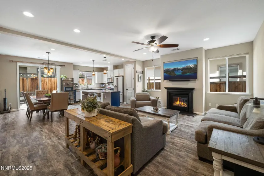 3031 Honey Arbor, Sparks, Nevada 89436, 5 Bedrooms Bedrooms, ,3 BathroomsBathrooms,Residential,Residential,Honey Arbor,260000384