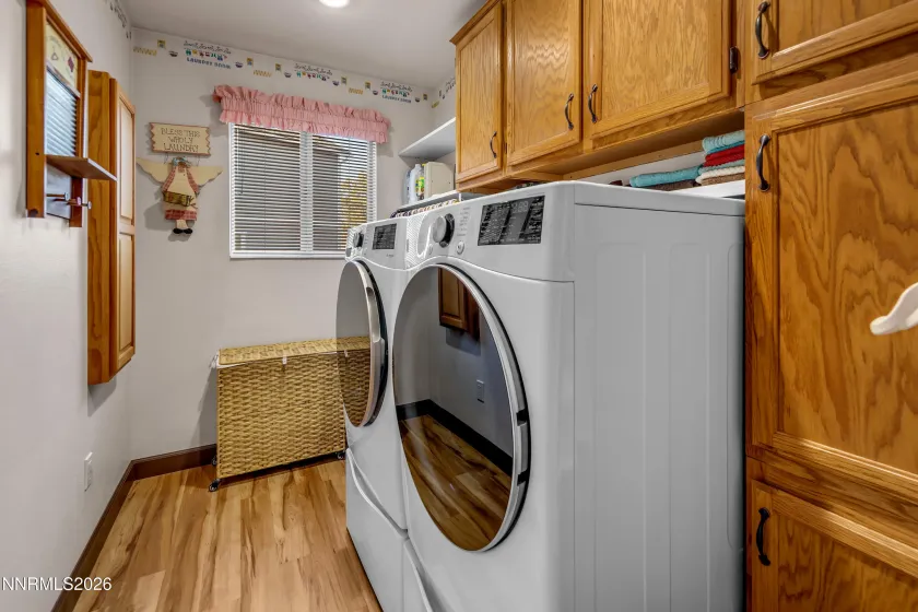 7879 White Falls, Reno, Nevada 89506, 4 Bedrooms Bedrooms, ,3 BathroomsBathrooms,Residential,Residential,White Falls,260000415