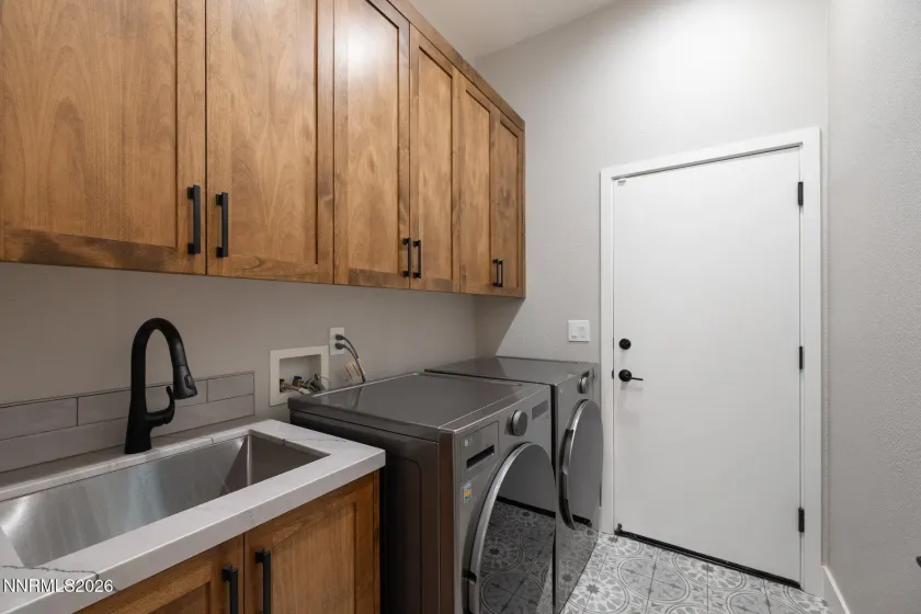 1290 El Monte, Reno, Nevada 89521, 3 Bedrooms Bedrooms, ,2 BathroomsBathrooms,Residential,Residential,El Monte,260000420