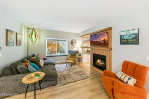 120 Country Club, Incline Village, Nevada 89451, 2 Bedrooms Bedrooms, ,3 BathroomsBathrooms,Residential,Residential,Country Club,260000426