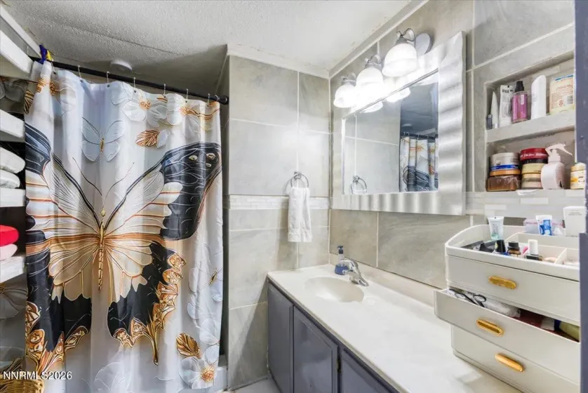 985 Villa, Fernley, Nevada 89408, 4 Bedrooms Bedrooms, ,2 BathroomsBathrooms,Residential,Residential,Villa,260000427