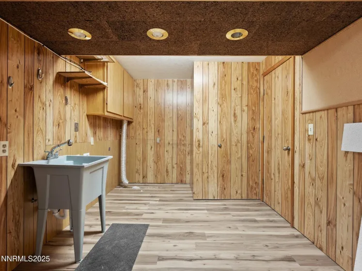 1001 Rock, Sparks, Nevada 89431, ,Commercial Sale,Residential,Rock,260000445