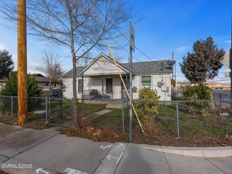 1001 Rock, Sparks, Nevada 89431, ,Commercial Sale,Residential,Rock,260000445