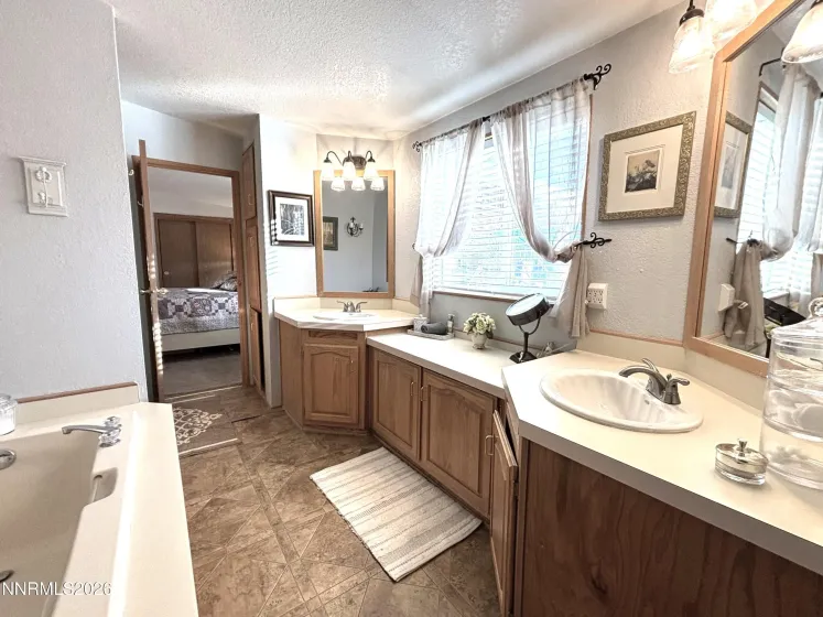 20 Mount Lewis, Battle Mountain, Nevada 89820, 3 Bedrooms Bedrooms, ,2 BathroomsBathrooms,Residential,Residential,Mount Lewis,260000457