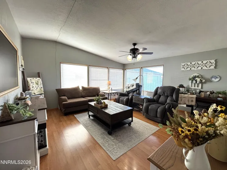 20 Mount Lewis, Battle Mountain, Nevada 89820, 3 Bedrooms Bedrooms, ,2 BathroomsBathrooms,Residential,Residential,Mount Lewis,260000457