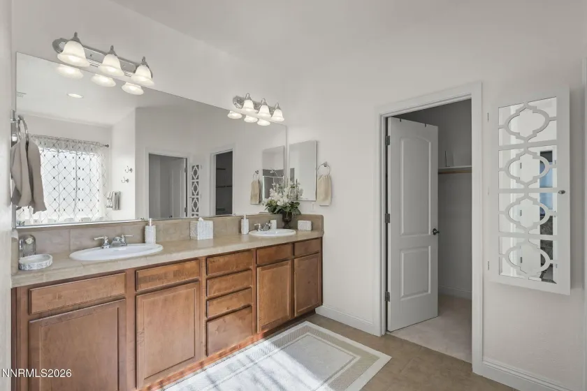 6825 Apus, Sparks, Nevada 89436, 3 Bedrooms Bedrooms, ,2 BathroomsBathrooms,Residential,Residential,Apus,260000470