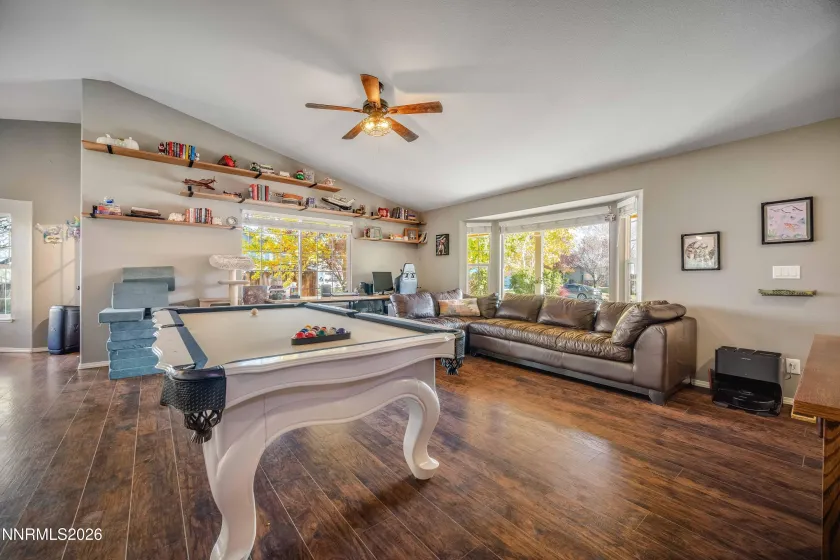 1055 Spoonbill, Sparks, Nevada 89441, 3 Bedrooms Bedrooms, ,2 BathroomsBathrooms,Residential,Residential,Spoonbill,260000478