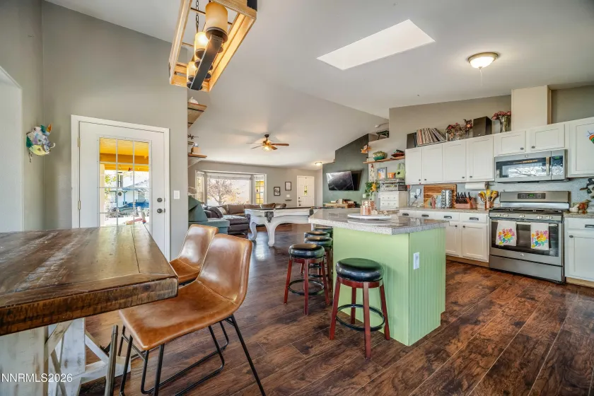 1055 Spoonbill, Sparks, Nevada 89441, 3 Bedrooms Bedrooms, ,2 BathroomsBathrooms,Residential,Residential,Spoonbill,260000478