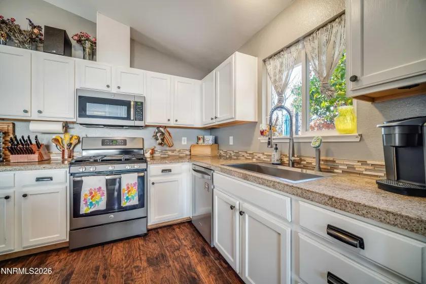 1055 Spoonbill, Sparks, Nevada 89441, 3 Bedrooms Bedrooms, ,2 BathroomsBathrooms,Residential,Residential,Spoonbill,260000478