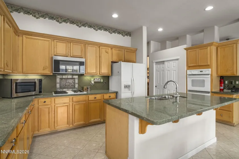 1960 Clos Du Val, Reno, Nevada 89519, 4 Bedrooms Bedrooms, ,3 BathroomsBathrooms,Residential,Residential,Clos Du Val,260000483