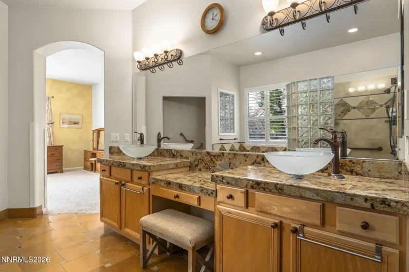 1960 Clos Du Val, Reno, Nevada 89519, 4 Bedrooms Bedrooms, ,3 BathroomsBathrooms,Residential,Residential,Clos Du Val,260000483