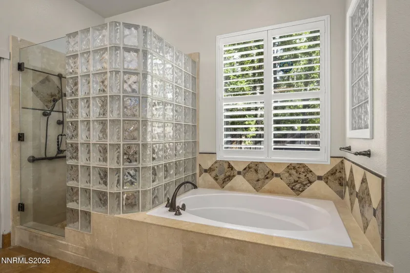 1960 Clos Du Val, Reno, Nevada 89519, 4 Bedrooms Bedrooms, ,3 BathroomsBathrooms,Residential,Residential,Clos Du Val,260000483