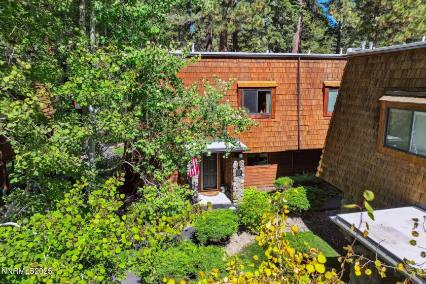 120 Country Club, Incline Village, Nevada 89451, 2 Bedrooms Bedrooms, ,3 BathroomsBathrooms,Residential,Residential,Country Club,250056431