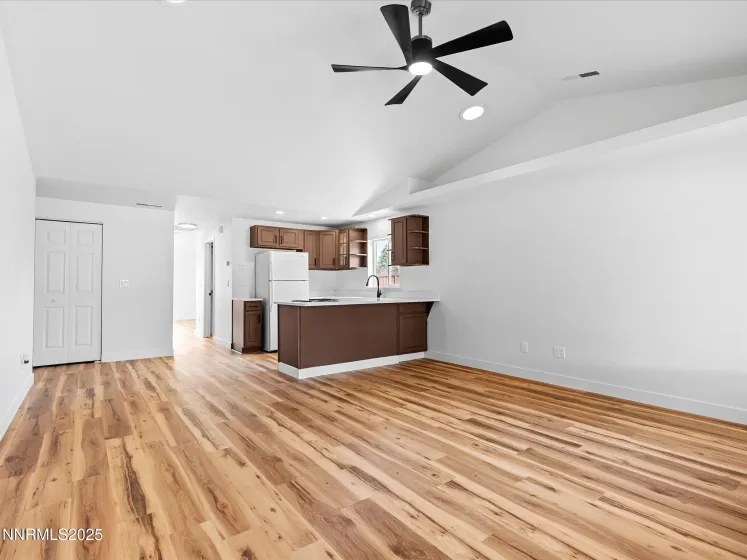 1286 Currycomb, Minden, Nevada 89423, 4 Bedrooms Bedrooms, ,3 BathroomsBathrooms,Residential,Residential,Currycomb,260000504