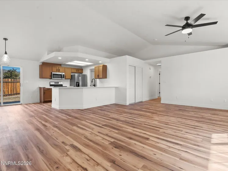 1286 Currycomb, Minden, Nevada 89423, 4 Bedrooms Bedrooms, ,3 BathroomsBathrooms,Residential,Residential,Currycomb,260000504