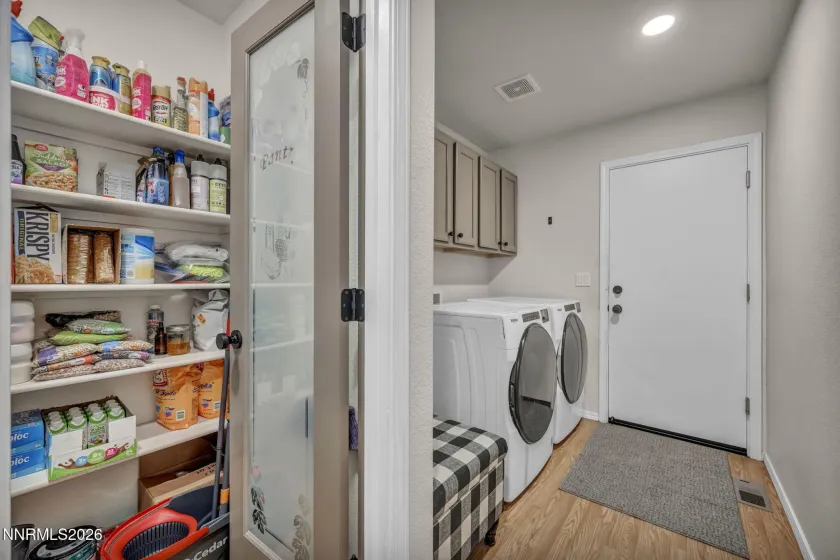 952 Red Falcon, Spanish Springs, Nevada 89441, 3 Bedrooms Bedrooms, ,2 BathroomsBathrooms,Residential,Residential,Red Falcon,260000505