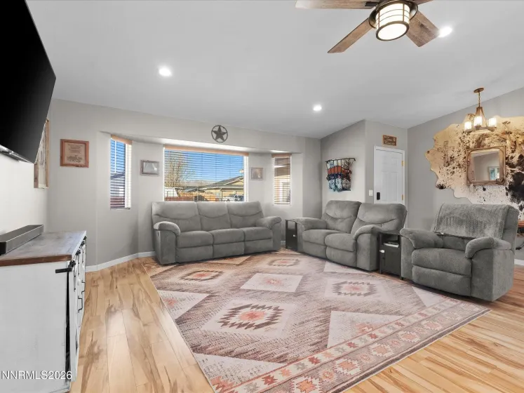 668 Farm, Fernley, Nevada 89408, 3 Bedrooms Bedrooms, ,2 BathroomsBathrooms,Residential,Residential,Farm,260000506