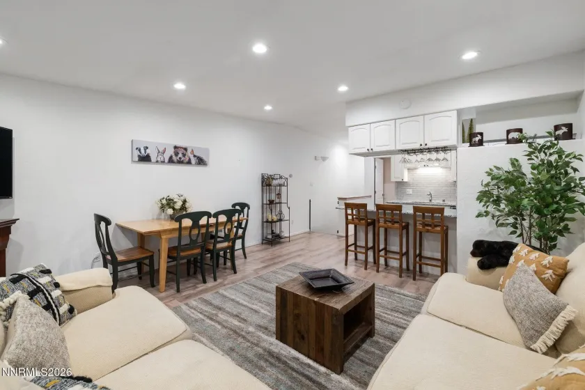 825 Southwood, Incline Village, Nevada 89451, 3 Bedrooms Bedrooms, ,2 BathroomsBathrooms,Residential,Residential,Southwood,260000507