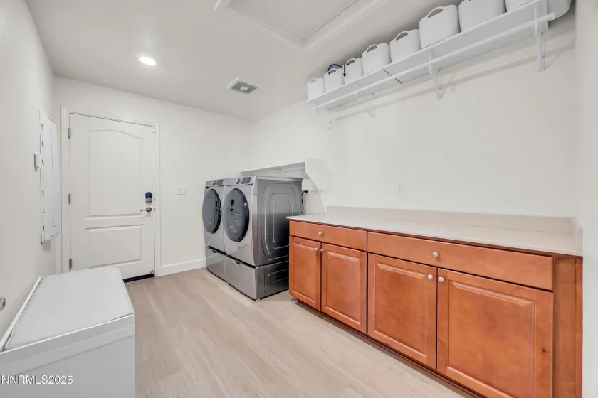 7445 Hundred Acre, Reno, Nevada 89506, 4 Bedrooms Bedrooms, ,3 BathroomsBathrooms,Residential,Residential,Hundred Acre,260000512