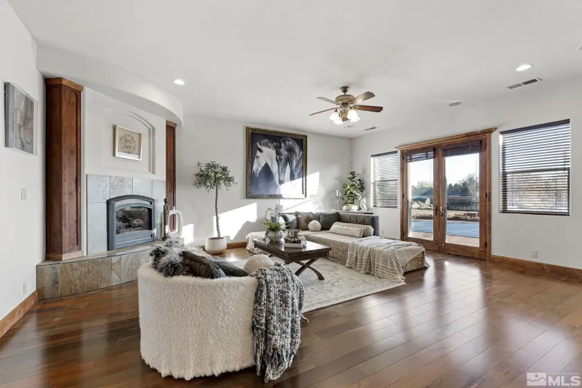 281 Saintsbury, Sparks, Nevada 89441, 5 Bedrooms Bedrooms, ,4 BathroomsBathrooms,Residential,Residential,Saintsbury,220016441