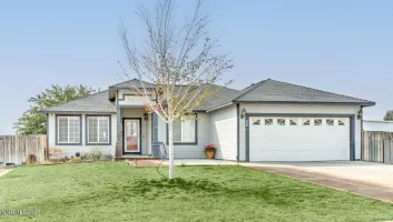 5655 Dillon, Fallon, Nevada 89406, 3 Bedrooms Bedrooms, ,2 BathroomsBathrooms,Residential,Residential,Dillon,260000520