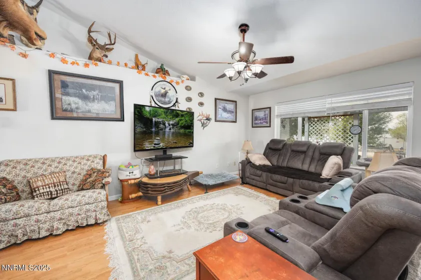 5655 Dillon, Fallon, Nevada 89406, 3 Bedrooms Bedrooms, ,2 BathroomsBathrooms,Residential,Residential,Dillon,260000520