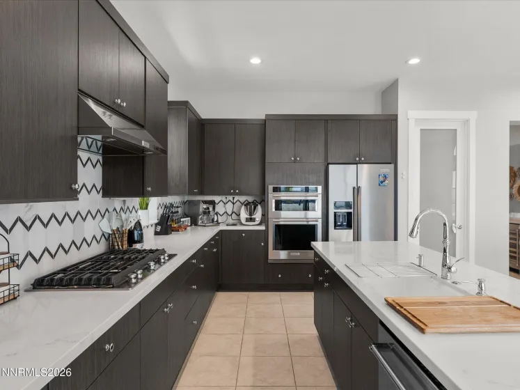 724 Marewood, Reno, Nevada 89511, 5 Bedrooms Bedrooms, ,6 BathroomsBathrooms,Residential,Residential,Marewood,260000521