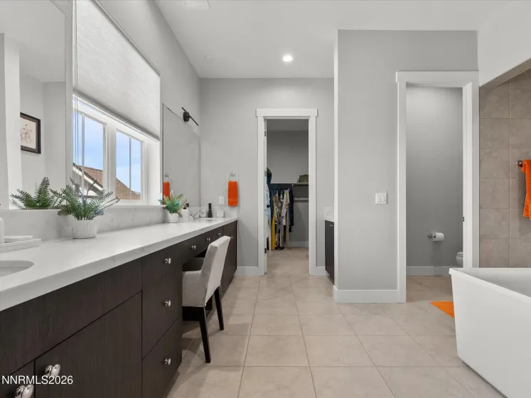 724 Marewood, Reno, Nevada 89511, 5 Bedrooms Bedrooms, ,6 BathroomsBathrooms,Residential,Residential,Marewood,260000521