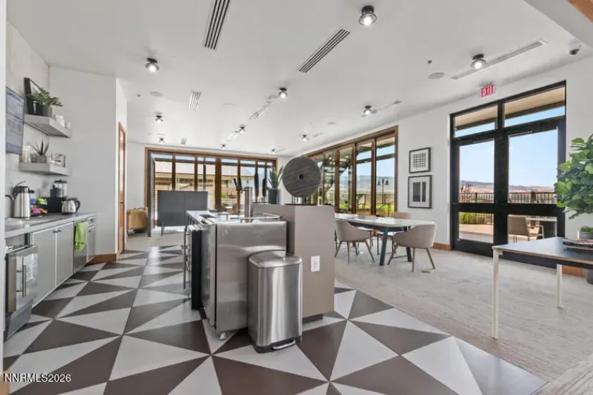 2221 Paint Horse, Reno, Nevada 89521, 2 Bedrooms Bedrooms, ,3 BathroomsBathrooms,Residential,Residential,Paint Horse,260000524