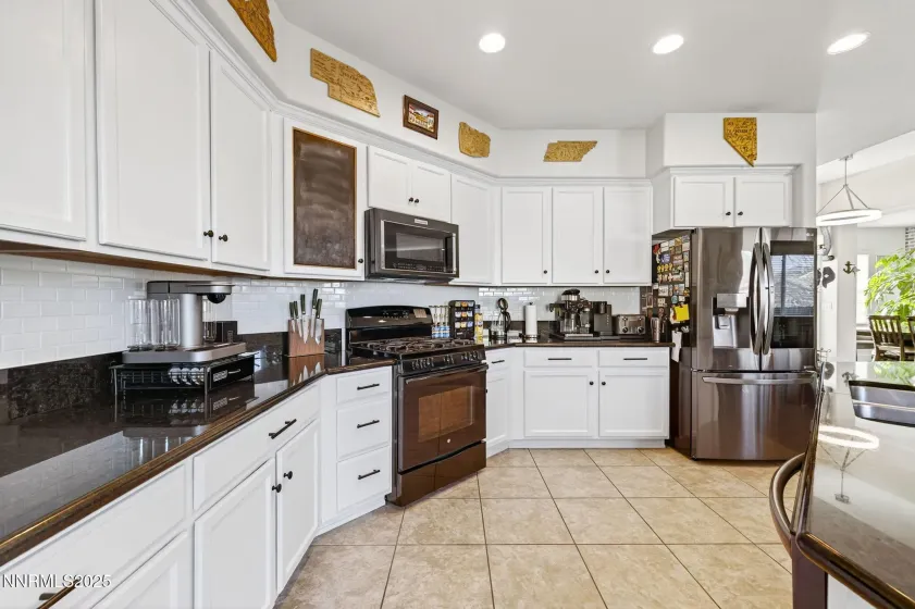 1226 Lasso, Gardnerville, Nevada 89410, 4 Bedrooms Bedrooms, ,3 BathroomsBathrooms,Residential,Residential,Lasso,250058404