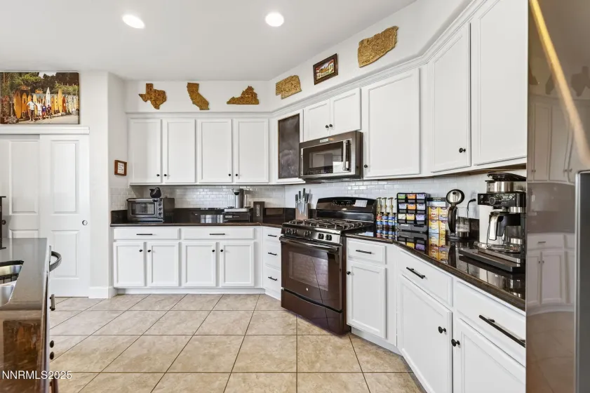 1226 Lasso, Gardnerville, Nevada 89410, 4 Bedrooms Bedrooms, ,3 BathroomsBathrooms,Residential,Residential,Lasso,250058404