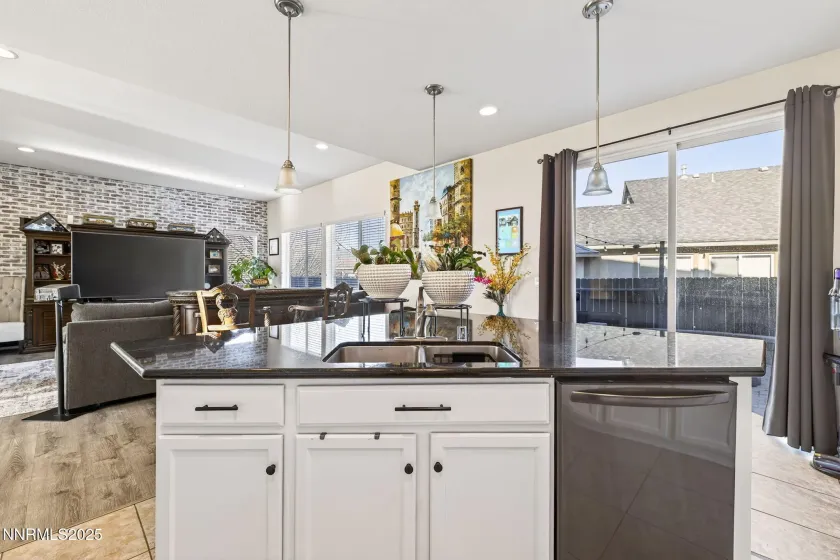 1226 Lasso, Gardnerville, Nevada 89410, 4 Bedrooms Bedrooms, ,3 BathroomsBathrooms,Residential,Residential,Lasso,250058404