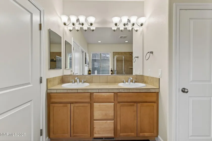 1226 Lasso, Gardnerville, Nevada 89410, 4 Bedrooms Bedrooms, ,3 BathroomsBathrooms,Residential,Residential,Lasso,250058404