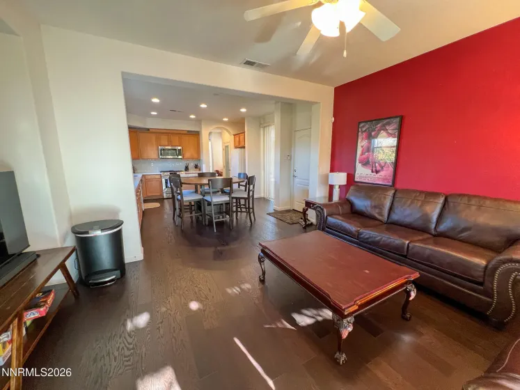 3647 Lepus, Sparks, Nevada 89436, 4 Bedrooms Bedrooms, ,3 BathroomsBathrooms,Residential,Residential,Lepus,260000528