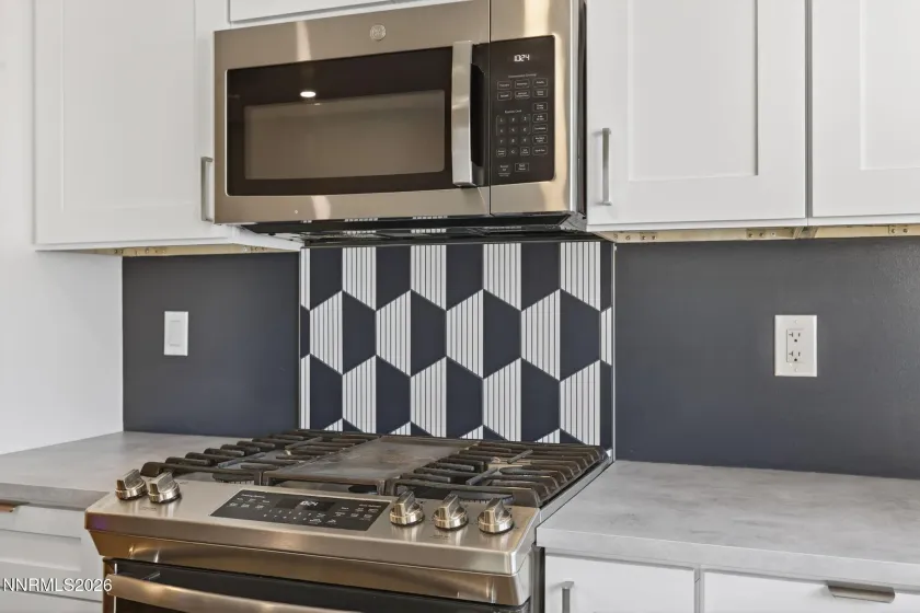 908 Pinewood, Sparks, Nevada 89434, 4 Bedrooms Bedrooms, ,2 BathroomsBathrooms,Residential,Residential,Pinewood,260000529