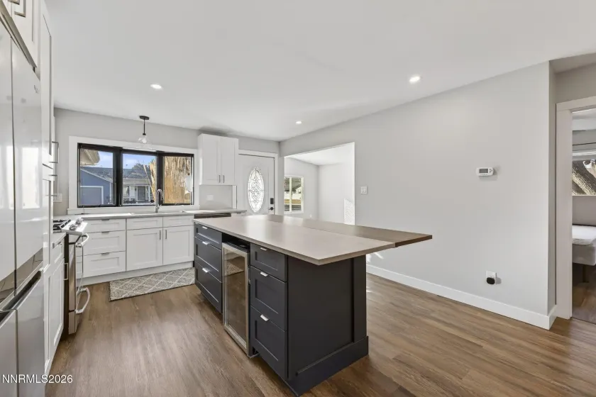 908 Pinewood, Sparks, Nevada 89434, 4 Bedrooms Bedrooms, ,2 BathroomsBathrooms,Residential,Residential,Pinewood,260000529