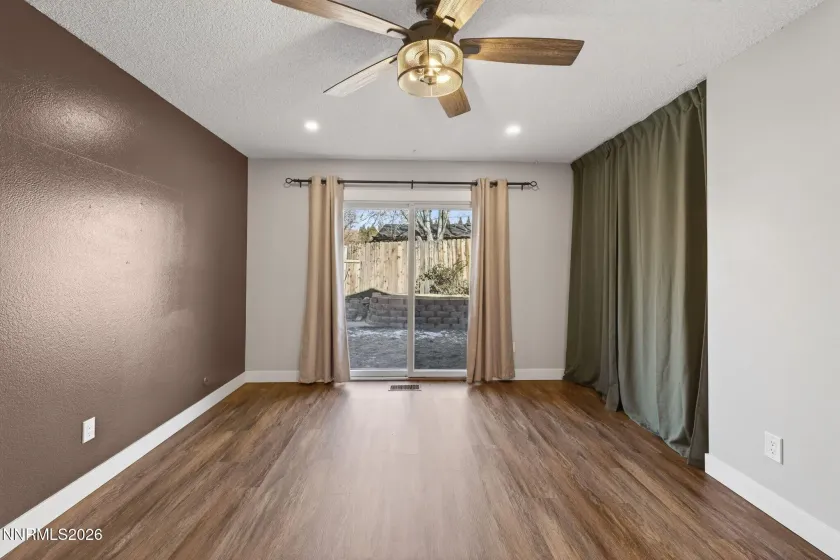 908 Pinewood, Sparks, Nevada 89434, 4 Bedrooms Bedrooms, ,2 BathroomsBathrooms,Residential,Residential,Pinewood,260000529