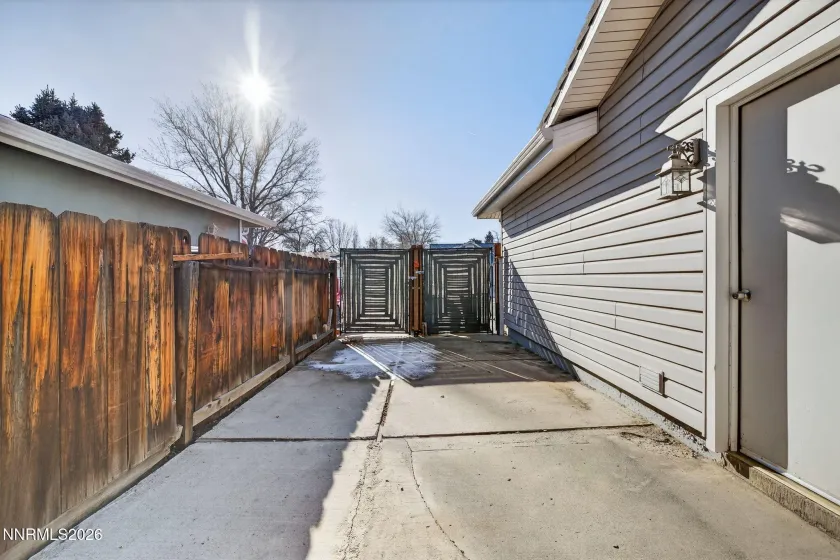 908 Pinewood, Sparks, Nevada 89434, 4 Bedrooms Bedrooms, ,2 BathroomsBathrooms,Residential,Residential,Pinewood,260000529