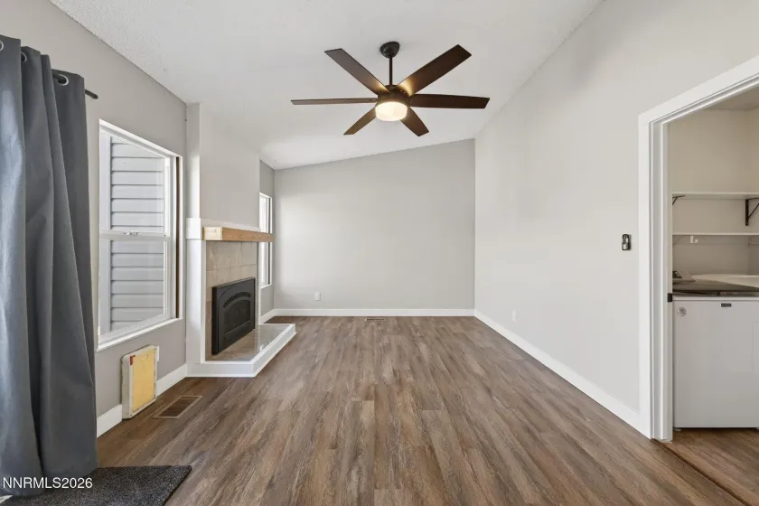 908 Pinewood, Sparks, Nevada 89434, 4 Bedrooms Bedrooms, ,2 BathroomsBathrooms,Residential,Residential,Pinewood,260000529