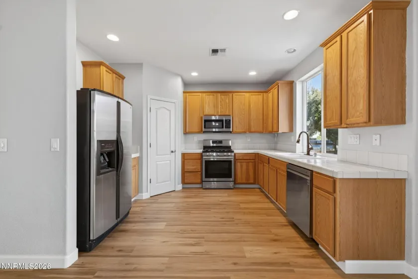 7422 Windswept, Sparks, Nevada 89436, 4 Bedrooms Bedrooms, ,3 BathroomsBathrooms,Residential,Residential,Windswept,250005921