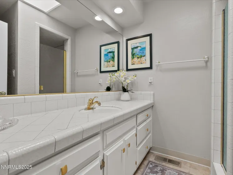 4833 Lakeridge, Reno, Nevada 89509, 2 Bedrooms Bedrooms, ,3 BathroomsBathrooms,Residential,Residential,Lakeridge,250055036