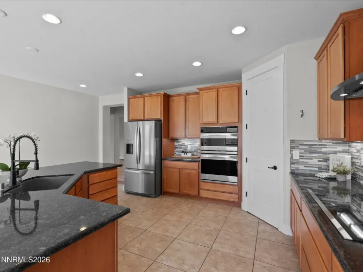 5585 Hidden Valley, Reno, Nevada 89502, 4 Bedrooms Bedrooms, ,3 BathroomsBathrooms,Residential,Residential,Hidden Valley,260000546