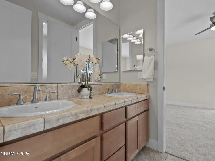 5585 Hidden Valley, Reno, Nevada 89502, 4 Bedrooms Bedrooms, ,3 BathroomsBathrooms,Residential,Residential,Hidden Valley,260000546