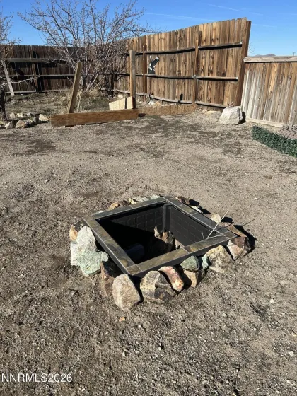 2 Pinehurst, Yerington, Nevada 89447, 3 Bedrooms Bedrooms, ,2 BathroomsBathrooms,Residential,Residential,Pinehurst,260000550