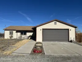 2 Pinehurst, Yerington, Nevada 89447, 3 Bedrooms Bedrooms, ,2 BathroomsBathrooms,Residential,Residential,Pinehurst,260000550