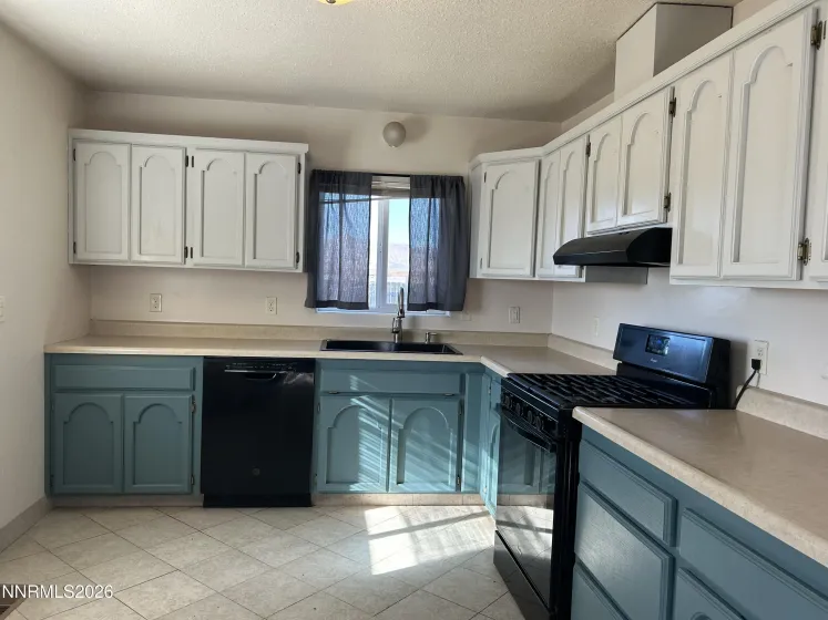 2 Pinehurst, Yerington, Nevada 89447, 3 Bedrooms Bedrooms, ,2 BathroomsBathrooms,Residential,Residential,Pinehurst,260000550